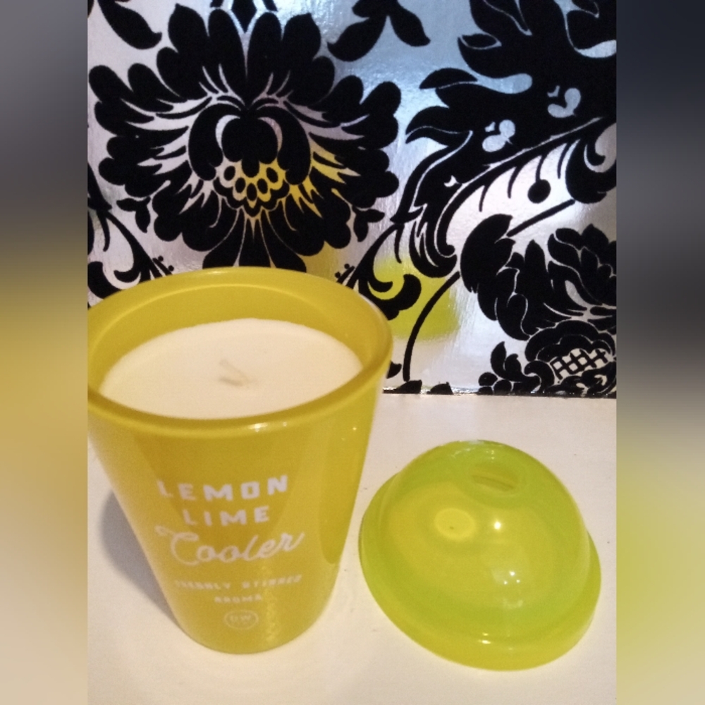 Lemon Lime Cooler Candle 🍋 - Picture 2 of 2